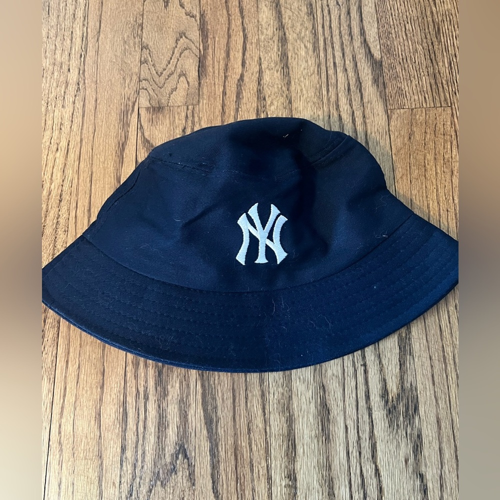 Blue New York Yankees Bucket Hat with Logo
